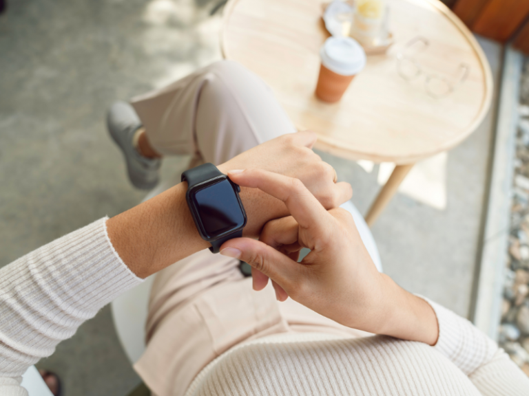 Jak wybrać dobry smartwatch dla kobiety ogrody piękna