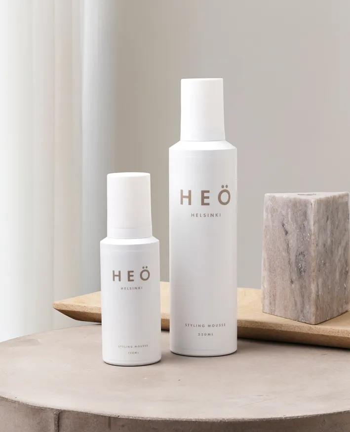 Hit 2026: skandynawska stylizacja włosów podbija Polskę! Objętość i utrwalenie bez obciążenia stylizacja włosów ogrody piękna